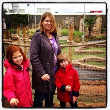 The victorious pirate golf winner. And the kids